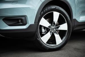 Volvo XC40 T4 Momentum 2018 года  (JP)